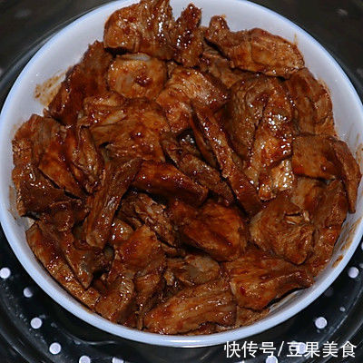 好吃|这道简易版萝卜丝扣肉，怎么做都好吃