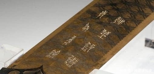 金属|越王勾践剑为何千年不生锈?显微镜放大500倍,佩服古人的智慧!