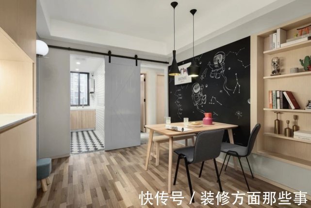 装饰画|75平用黑板墙+收纳书架是代替餐厅背景墙,浪漫又舒适