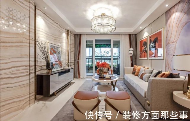 软装|100平现代轻奢风三居室,橙色软装有一种华丽温馨的活力空间感