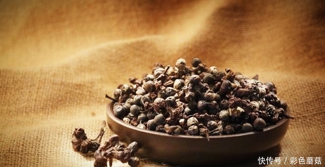 肝不好要少吃鱼腥草？医生：为了肝脏，平时应少吃几种伤肝食物