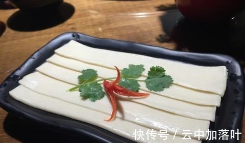 陕西正宗油泼面的做法，掌握这几点，做出来就特别好吃！