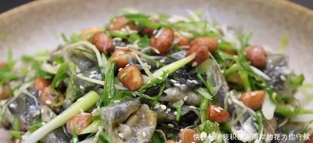 女人到中年，多吃这道菜，胶原蛋白胜过鸡脚猪皮，每周吃3次最佳