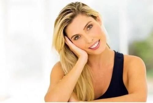 维生素c|女性的更年期，一般会持续多少年？吃什么食物对更年期女性有帮助