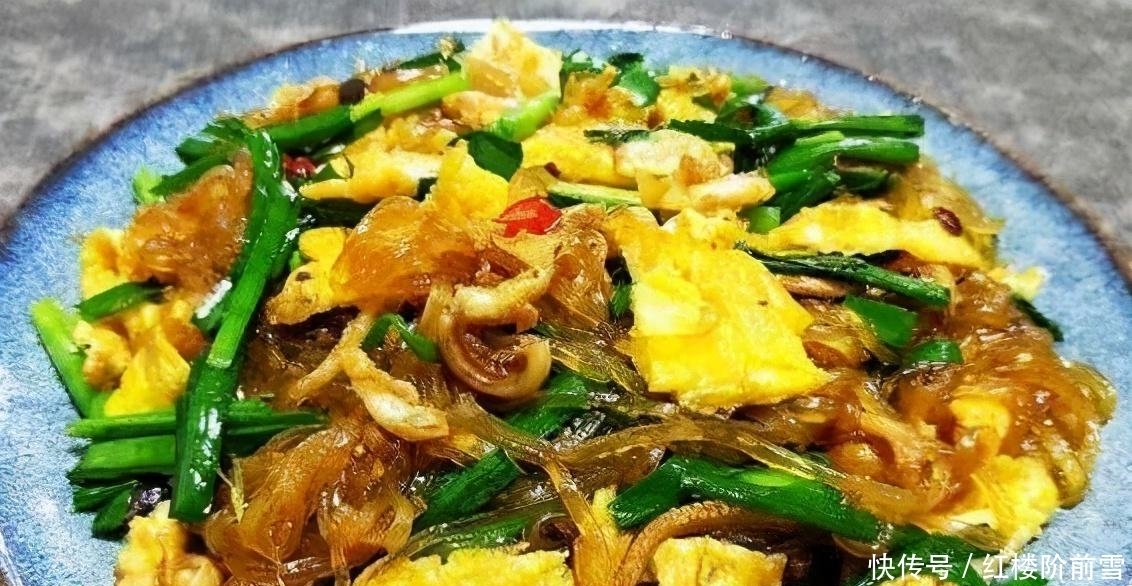 补钙|韭菜和鸡蛋一起炒比肉还香,我家一周吃四次,营养满满,补钙养身