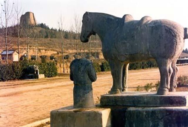 解开|武则天墓前有61个无头石人，千百年来无人能解，却被两位农民解开