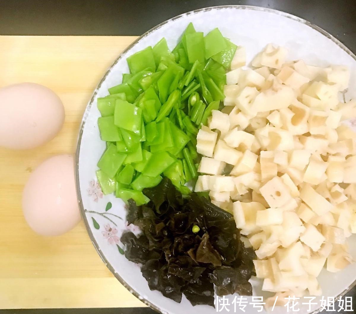食材|好吃到流泪的别样蛋炒饭，食材丰富，好吃还好看！