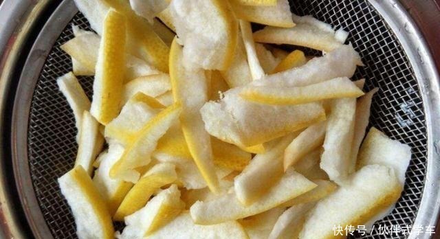 王大伯养花不施肥,反而给花吃“农作物”吃完植株蹭蹭长!