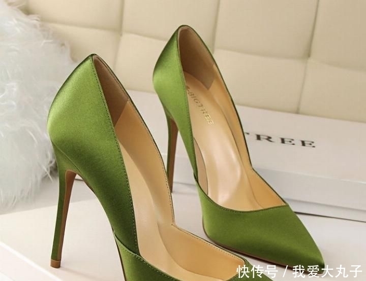 女人如果过了40,瞧瞧高跟鞋,性感优雅,不声不响美翻天