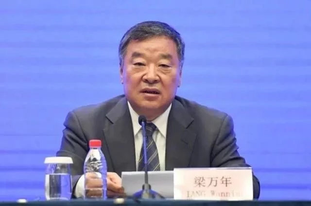 潮流复刻高仿手表批发-支持专柜实体店淘宝代理插图6 潮流复刻高仿手表批发-支持专柜实体店淘宝代理插图6
