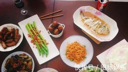 孩子|小姑子来做客，我做一桌菜招待，等哄完孩子出来一看，我怒掀桌子