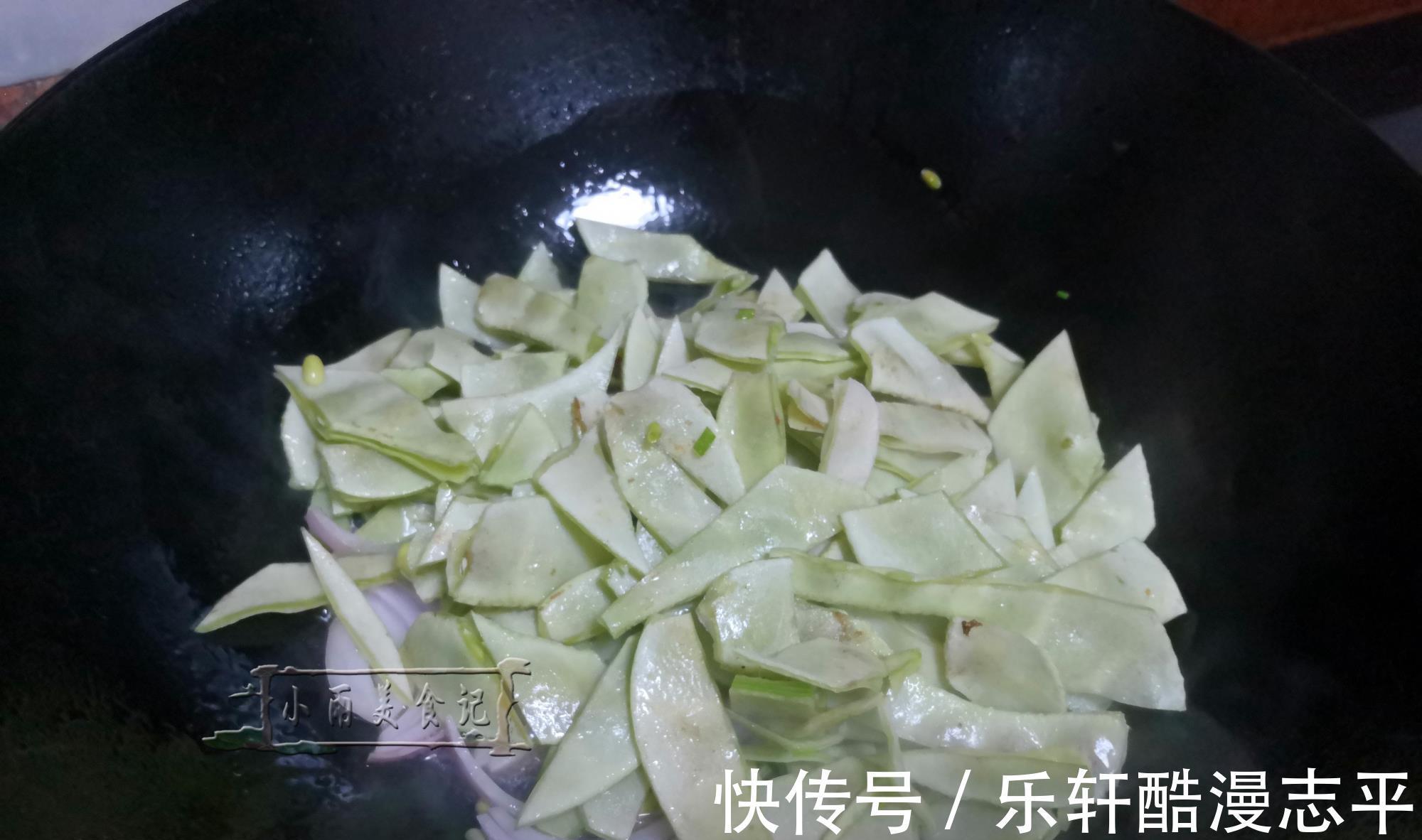 香菇豆|三伏天来了，要多吃这碱性蔬菜，应季食材多吃它，平安顺利过夏天