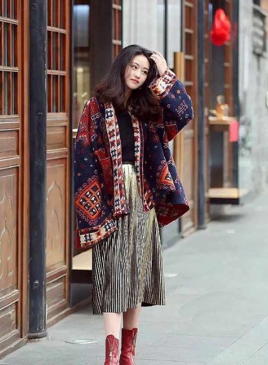 街拍|初春街拍身材高挑的小姐姐,穿搭时尚,很是阳光可爱