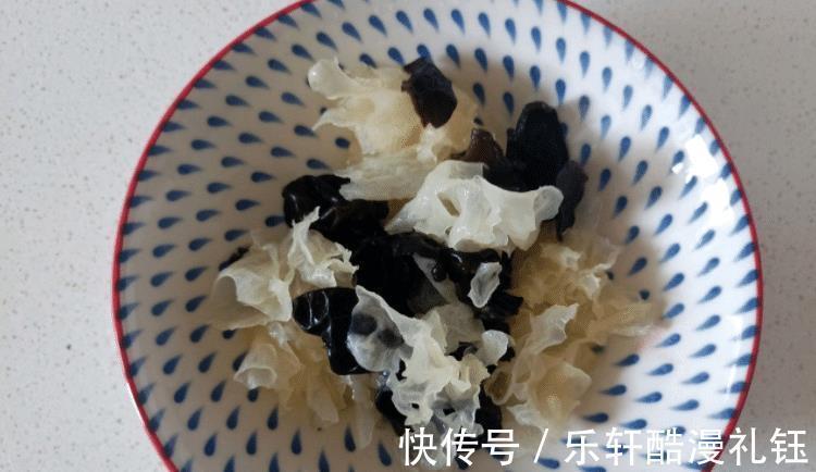 黑木耳|一道适合夏天吃的凉拌菜,酸甜开胃营养高,全家都喜欢