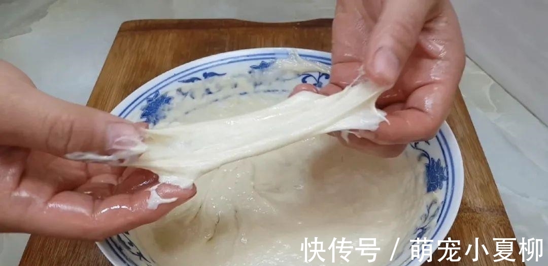 油条这样做才简单，冰箱里一放，简单又好吃，学会天天不起早