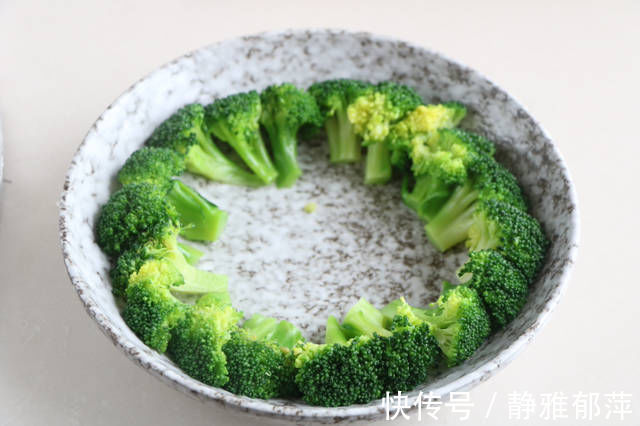 桂皮|除夕待客，这道硬菜少不了，好吃上档次，上桌几分钟被抢光