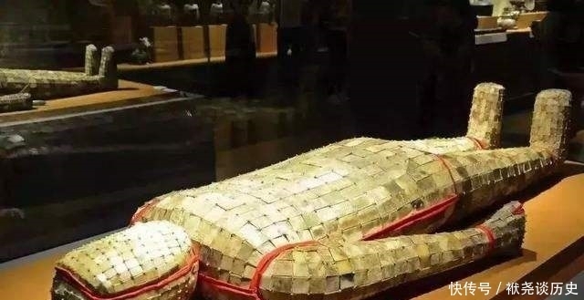 他伪造一件文物,将国内顶级专家忽悠的团团转,让这件假文物价值24亿!