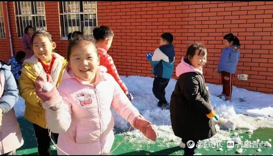 玩雪|东昌府区实验幼儿园萌娃“邂逅”初雪