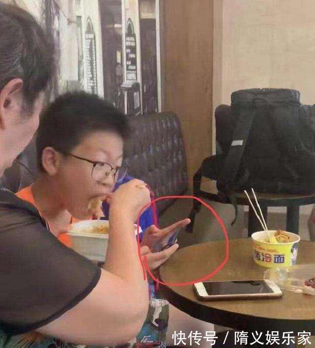 孩子|还在给孩子吃那碗“毒面条”过来人告诉你小心养出白眼狼