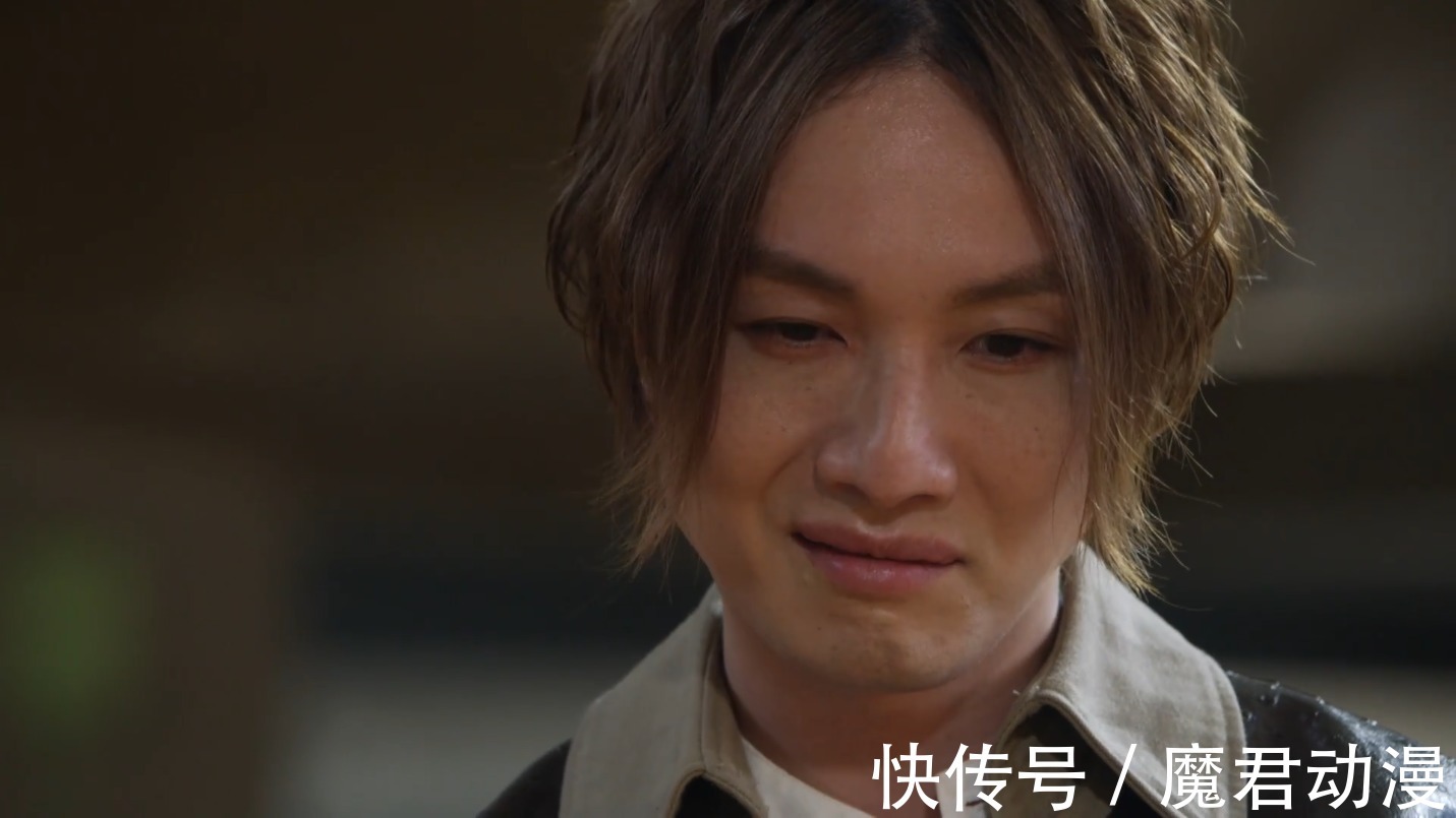 黑暗奥特曼|特利迦奥特曼一分为二,伊格尼斯成最大赢家,他的命比伽古拉好