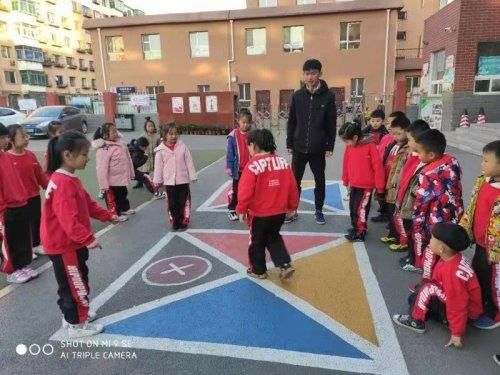 游戏|向工街小学：首创地面游戏课程建设”让孩子们回归本真