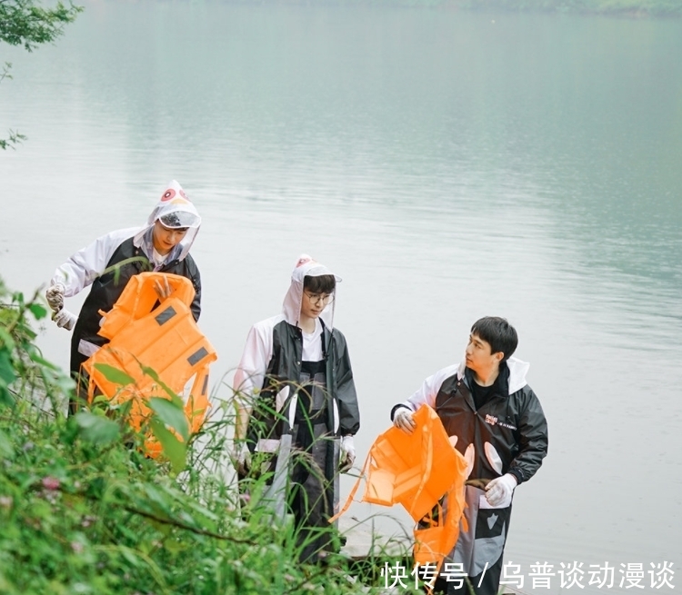 蘑菇|蘑菇屋迎来新嘉宾,节目组故意挡脸不让看,早就被预告“出卖”了