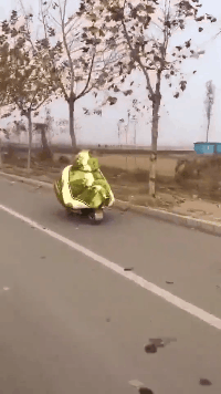 |搞笑GIF趣图:这么漂亮的老师给我加油打气,上课都认真了