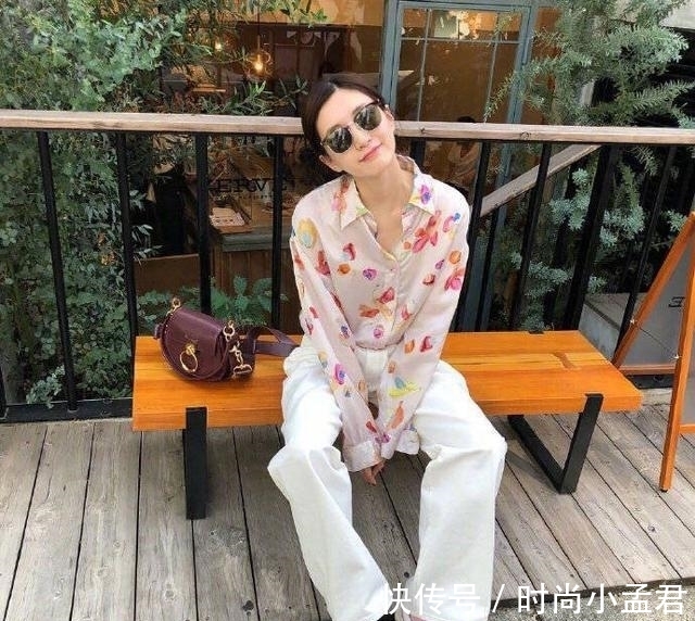 秋冬 秋冬不论搭裙子还是穿裤子，一定要牢记“上下法则”！显高还显瘦