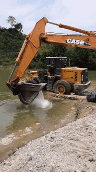 |搞笑GIF:这种场面太尴尬 吓得我赶紧关上了门