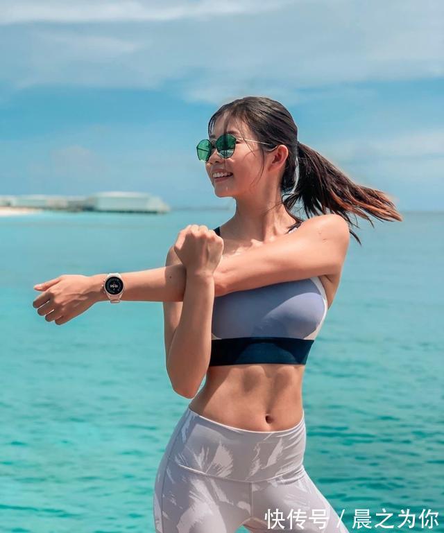 健身女神|健身女神周六野,腹肌迷人,吸粉百万,真正的腹肌训练是这样