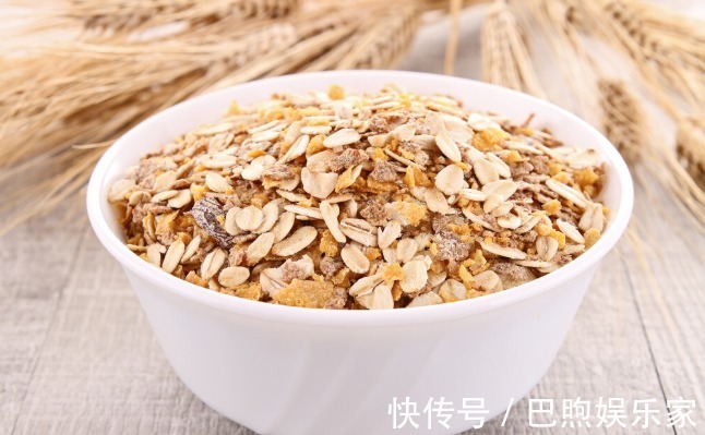 水煮|即食燕麦片和煮食燕麦片有什么区别营养差别大,别乱买了