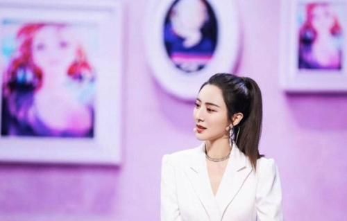 央視中秋晚會(huì)名單公布,不帶流量小鮮肉玩了,有人期待也有人質(zhì)疑