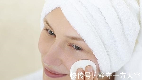 肌肤 女人早上起床后,坚持4个护肤技巧,皮肤白皙细腻,颜值回春
