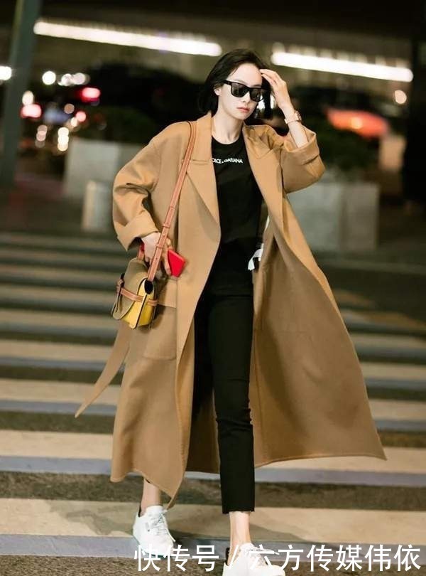 流行色|不管大衣还是羽绒服，女人少买黑色，这3种颜色更高级，洋气减龄