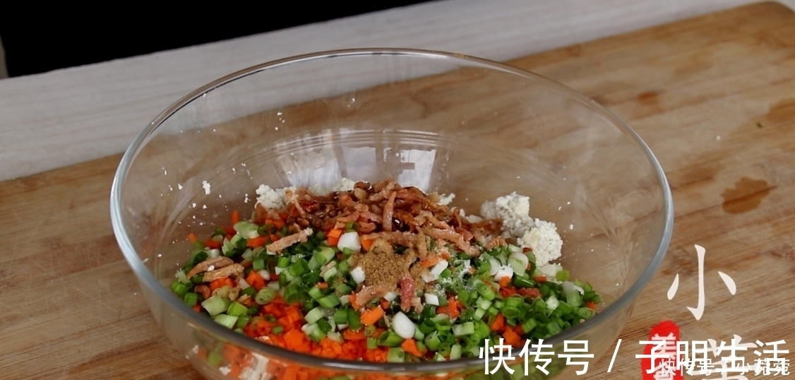 豆腐不要炒着吃了，教你懒人新吃法，5分钟做出全家人的早餐