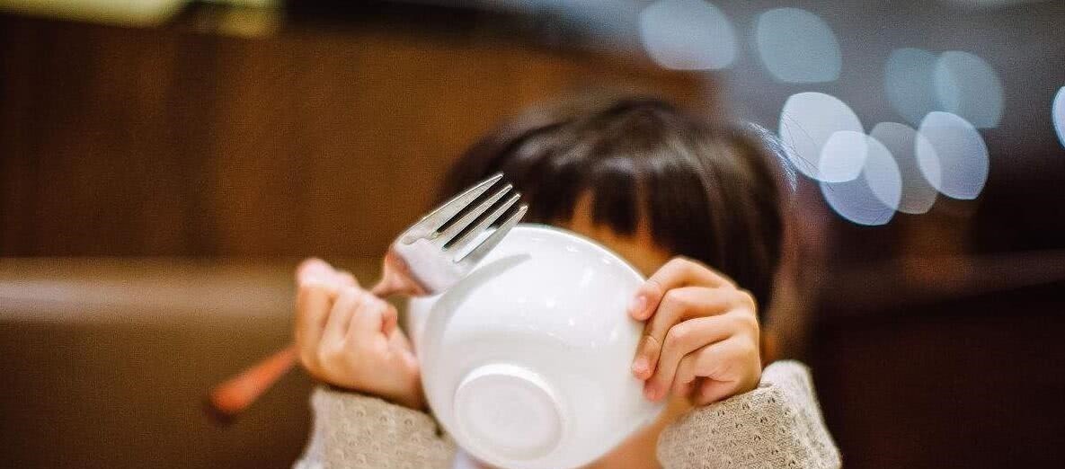 肠胃功能紊乱|宝宝吃辅食要够软、够稀才好吸收别开玩笑了,看看专家的建议吧