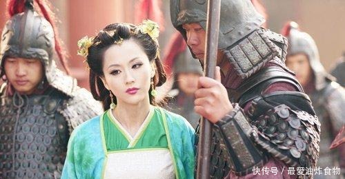 皇后|史上最不孝的皇后,父亲来找她,她怕暴露身份,将父亲赶走后毒打!