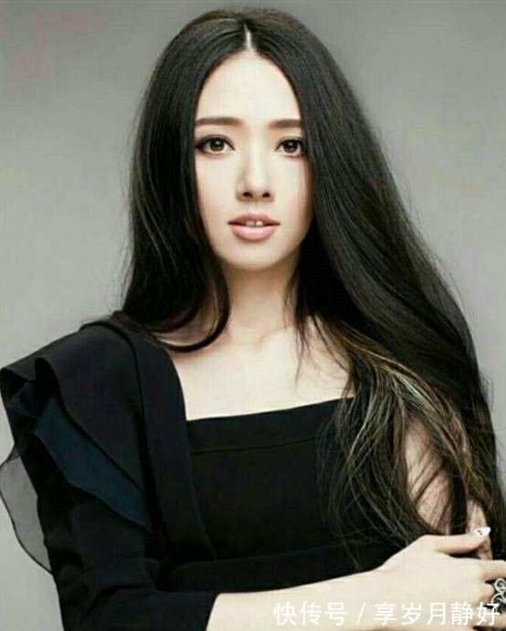 甜美 中分发型打造甜美小女人,同样是中分怎么就这么不同呢?