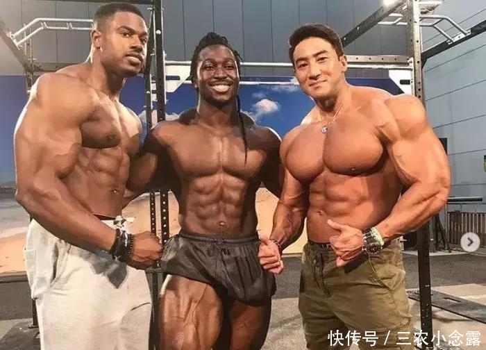 深蹲|他痴迷深蹲10年, 练成“无敌牛蛙腿霸”