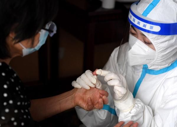 郑州市|隔离点里，她成了“疫”线“全能”