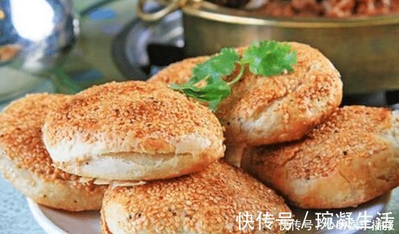 酥脆|想吃烧饼不用买,1碗面粉1碗酱,酥软咸香层次多,一顿10个不够吃