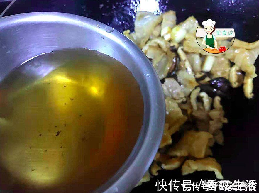 猪皮此做法,简单一煮,比红烧肉香,一次做好放冰箱保存,过年吃