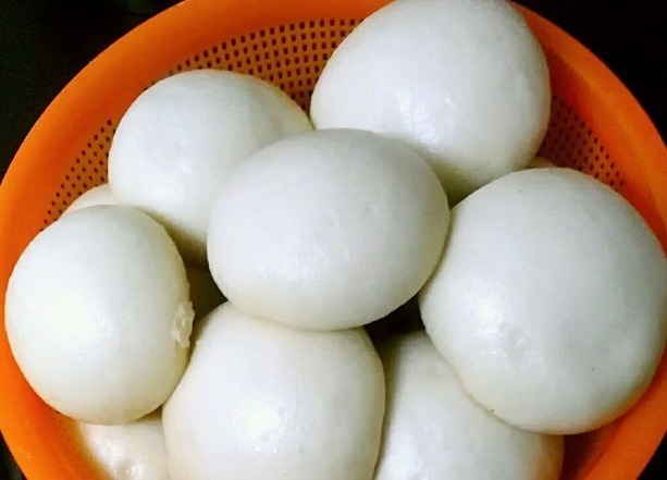 馒头店的馒头又大又白,加了啥东西做好4点,暄软筋道,你也行