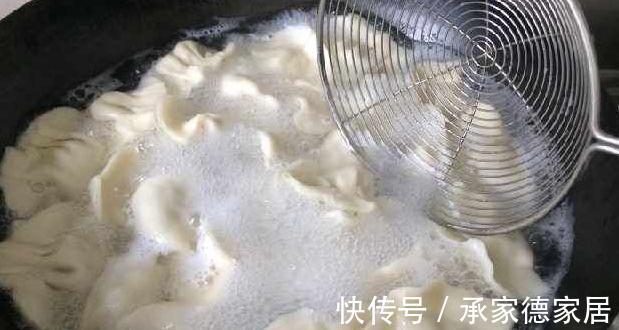 水饺|煮饺子时加点“料”，不破皮不粘连，还熟得快！