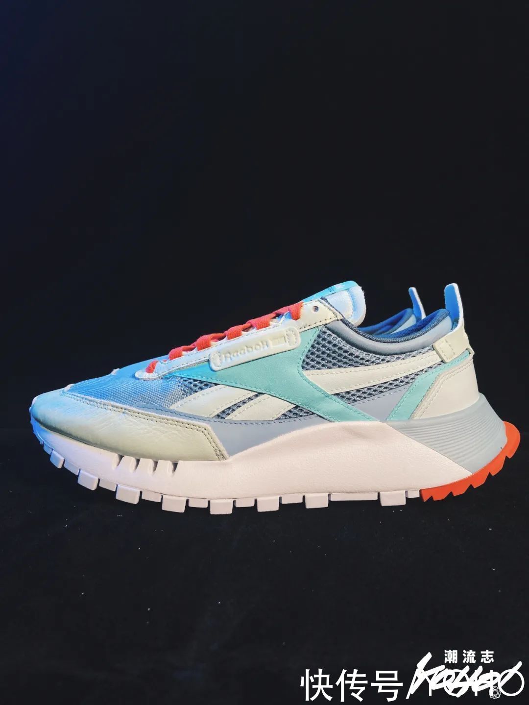 「食神」SB Dunk 暗藏 6 种地道美食！黑魂 4D 跑鞋来袭|潮鞋速览 | a495