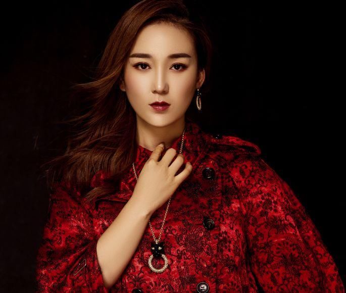 ?她在星光大道未夺冠，下台后作出一个决定，歌声传遍全国