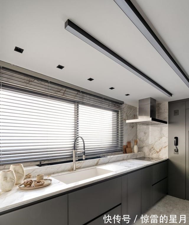 套房子|卖掉大平层,换这套160复式,客厅挑空4.5米,楼上楼下动静分离!