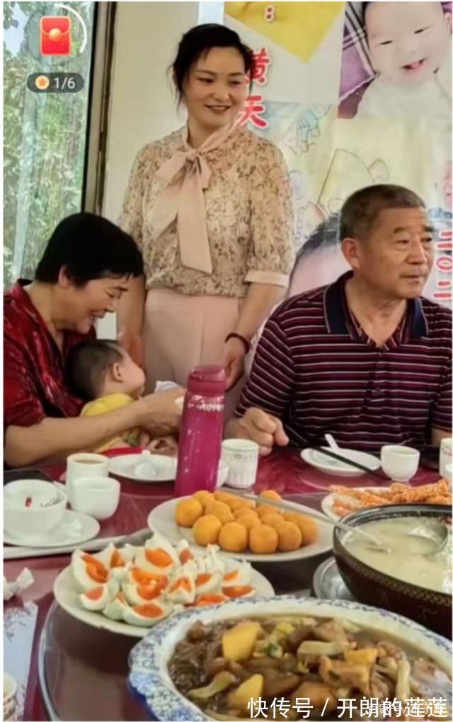 退休金|67岁生下“天赐”宝宝,2年后直播带货,为孩子操碎了心
