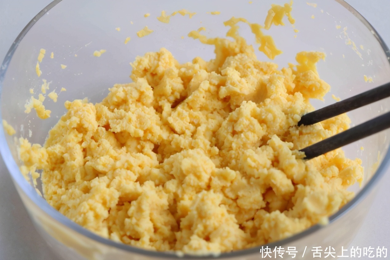 酵母|做玉米面馒头,牢记1个窍门,馒头香软不粗糙,比白面馒头更好吃