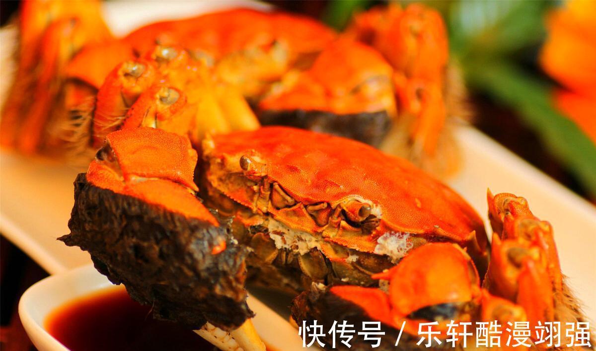 蒸螃蟹时，万不可直接上锅蒸！多加2步，螃蟹不断腿不流黄，超香